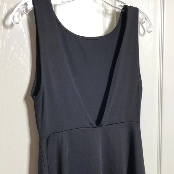 H&M DIVIDED Black Skater Dress - Picture 4 of 8